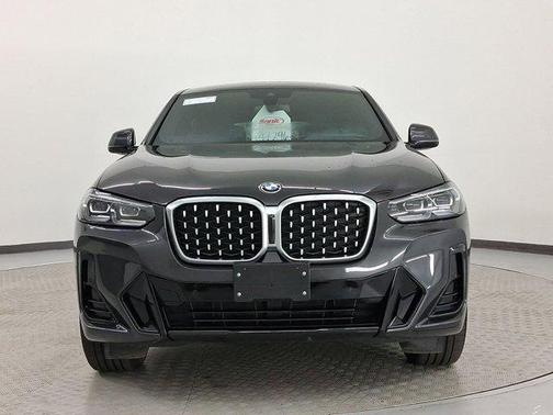 2025 BMW X4 xDrive30i