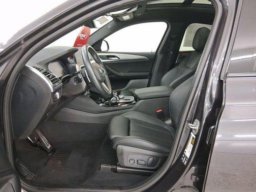 2025 BMW X4 xDrive30i