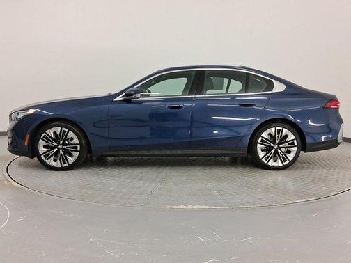2025 BMW 530 530i