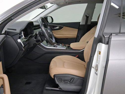2021 Audi Q8 55 Premium
