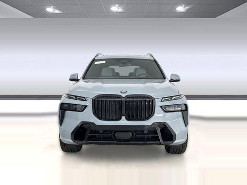 Brooklyn Grey Metallic 2026 BMW X7 xDrive40i