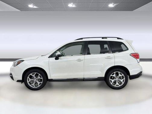 Crystal White Pearl 2018 Subaru Forester 2.5i Touring