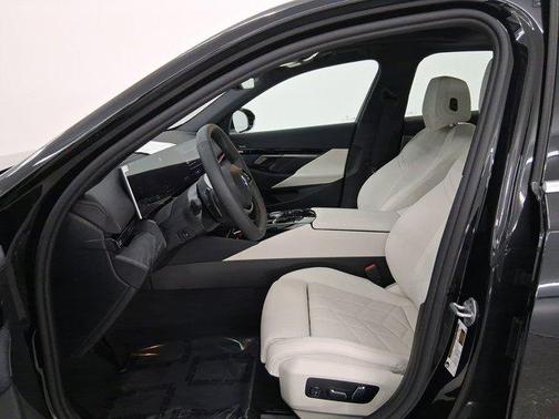 Black Sapphire Metallic 2026 BMW 530 530i