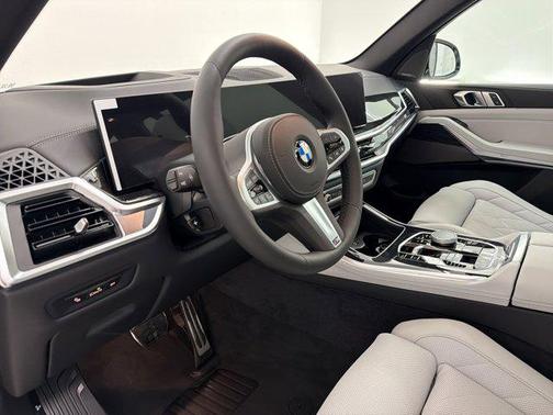 Skyscraper Grey Metallic 2026 BMW X5 xDrive40i
