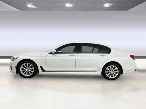 Mineral White Metallic 2019 BMW 740 740i