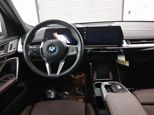 2025 BMW X2 xDrive28i