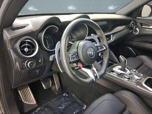 2023 Alfa Romeo Stelvio Quadrifoglio