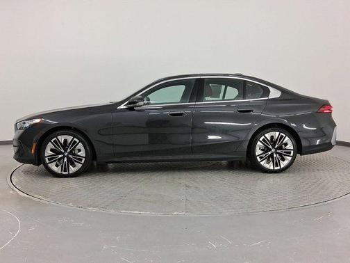 2025 BMW 530 i