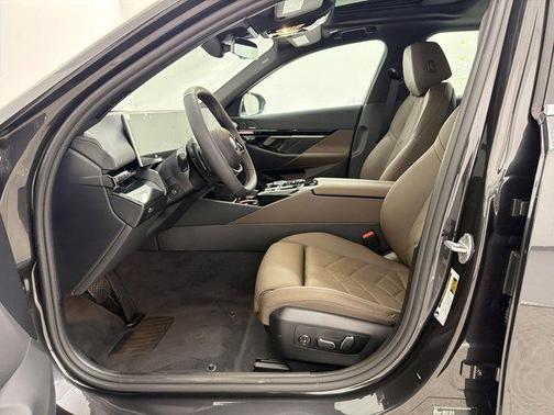 Dark Graphite Metallic 2026 BMW 530 530i