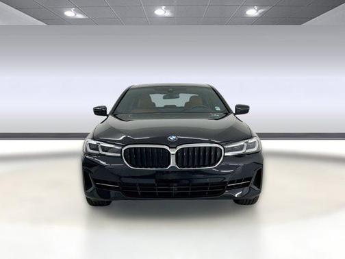 Black Sapphire Metallic 2022 BMW 540 i