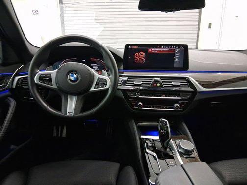 2022 BMW 530 i