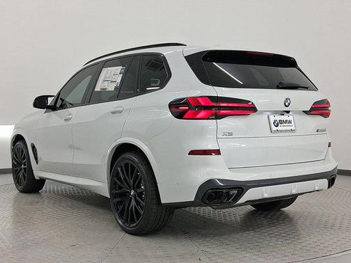 2026 BMW X5 M60i