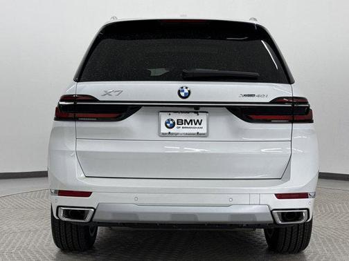 2025 BMW X7 xDrive40i