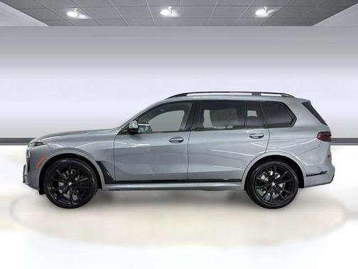 Skyscraper Grey Metallic 2026 BMW X7 xDrive40i