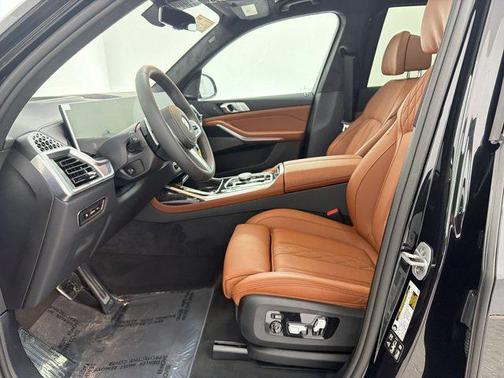 Black Sapphire Metallic 2026 BMW X7 xDrive40i