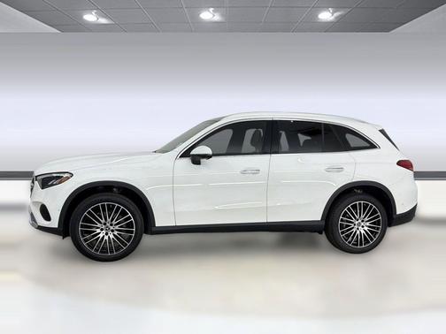 White 2024 Mercedes-Benz GLC 300 4MATIC
