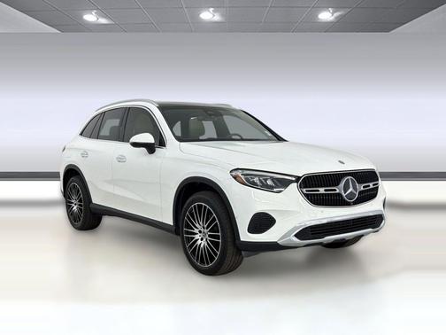 White 2024 Mercedes-Benz GLC 300 4MATIC