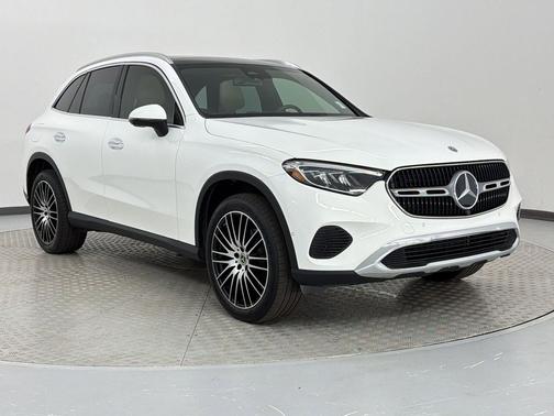 White 2024 Mercedes-Benz GLC 300 4MATIC
