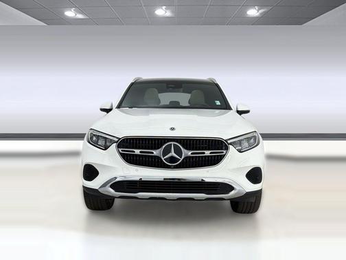 White 2024 Mercedes-Benz GLC 300 4MATIC