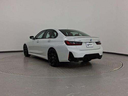 2025 BMW 330 i xDrive