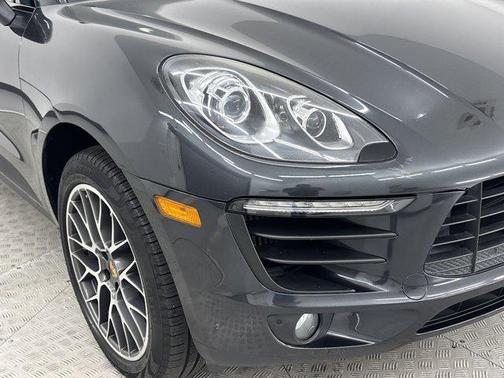 2017 Porsche Macan Base