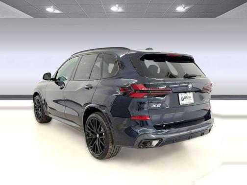 Carbon Black Metallic 2026 BMW X5 xDrive40i
