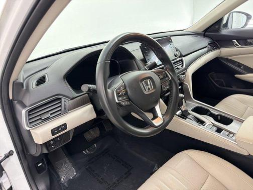 Platinum White Pearl 2021 Honda Accord EX-L 1.5T