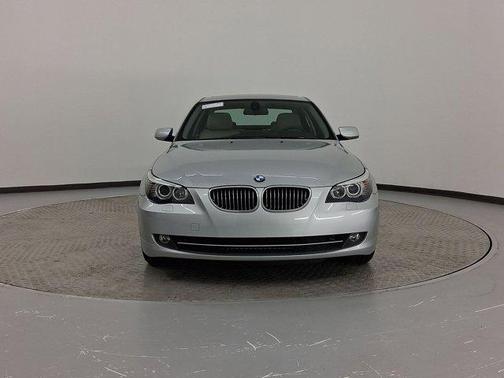 2010 BMW 528 528i