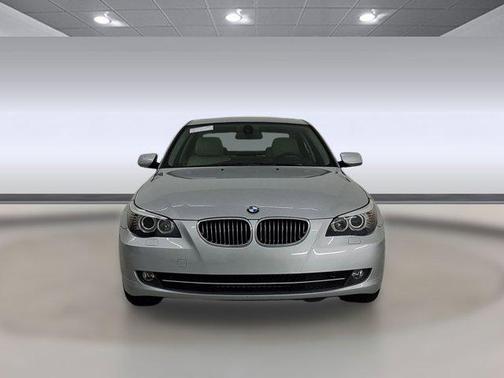 2010 BMW 528 528i