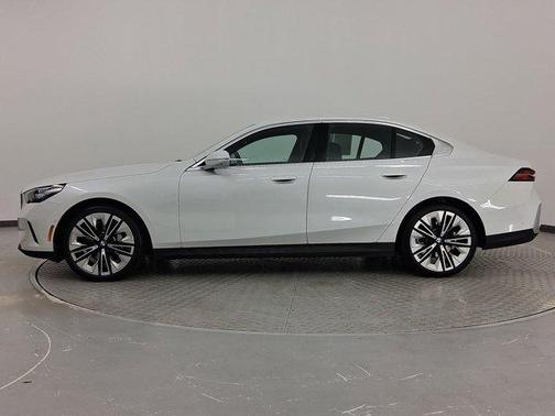 2025 BMW 530 i