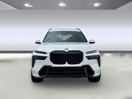 Mineral White Metallic 2027 BMW X7 xDrive40i
