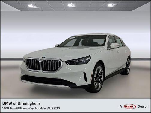 Alpine White 2026 BMW 530 530i