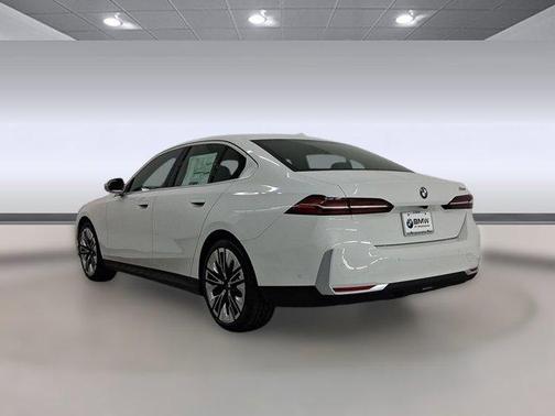 Alpine White 2026 BMW 530 530i