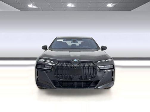 Black Sapphire Metallic 2023 BMW 740 i