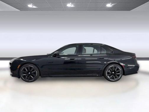 Black Sapphire Metallic 2023 BMW 740 i