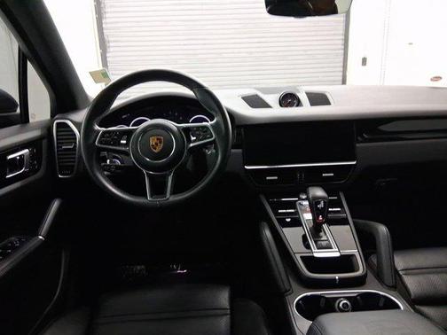2022 Porsche Cayenne Cayenne