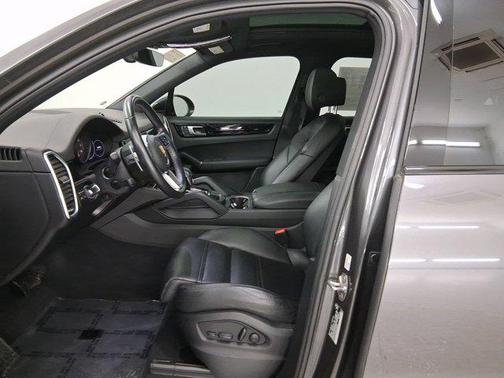 2022 Porsche Cayenne Cayenne
