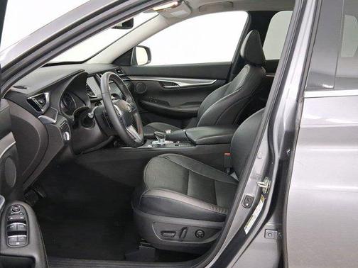 2022 INFINITI QX50 LUXE