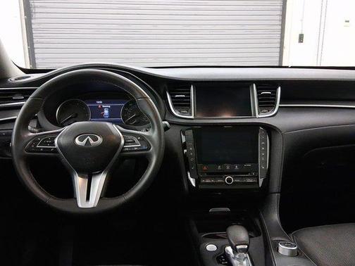 2022 INFINITI QX50 LUXE
