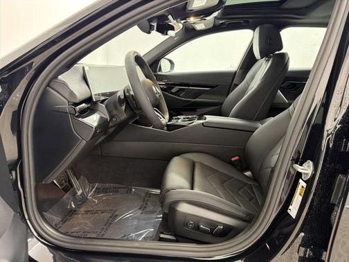 Black Sapphire Metallic 2026 BMW 530 530i