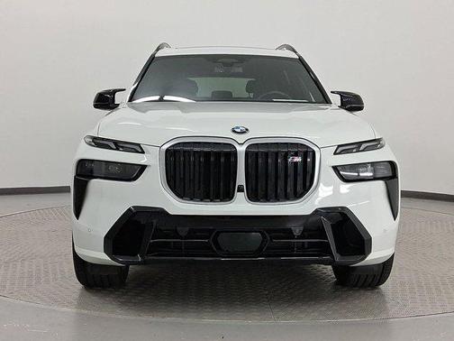 2023 BMW X7 M60i