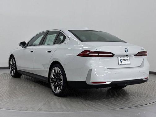2025 BMW 530 i