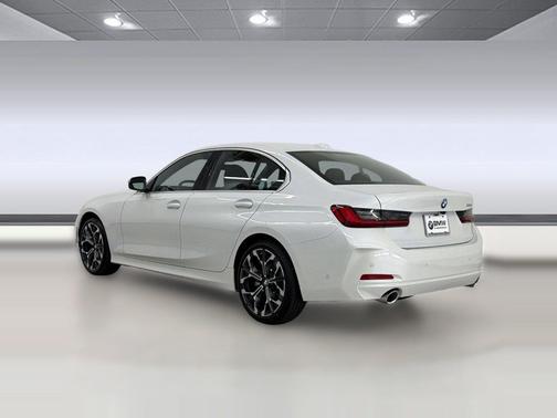 Mineral White Metallic 2026 BMW 330 330i