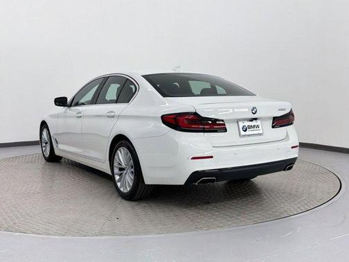 Alpine White 2022 BMW 530 i