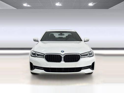 Alpine White 2022 BMW 530 i