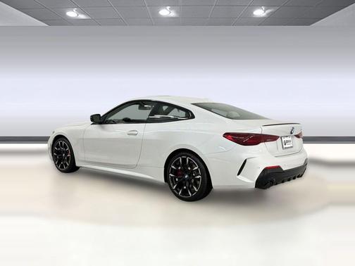 Mineral White Metallic 2027 BMW 430 i