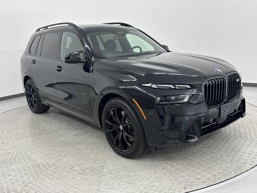 2025 BMW X7 M60i