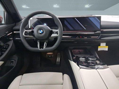 Vegas Red Metallic 2026 BMW 530 xDrive