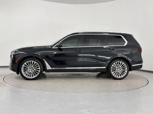 Black Sapphire Metallic 2024 BMW X7 xDrive40i