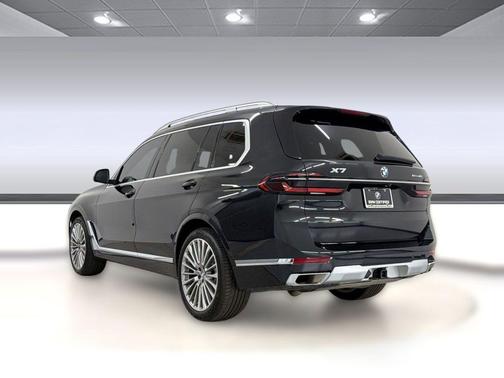 Black Sapphire Metallic 2024 BMW X7 xDrive40i